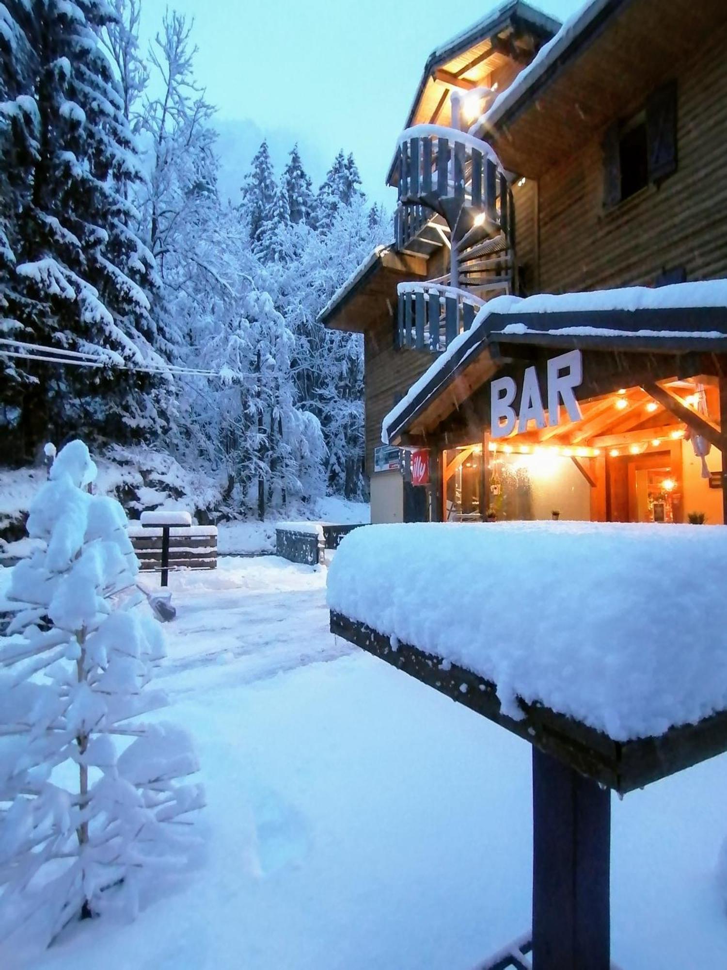 1861 Chatel Hostel Εξωτερικό φωτογραφία